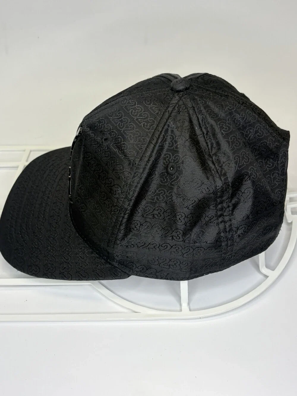 Air JORDAN METALLIC JUMPMAN ADJUSTABLE SNAPBACK HAT YOUTH SIZE Black/ Gray